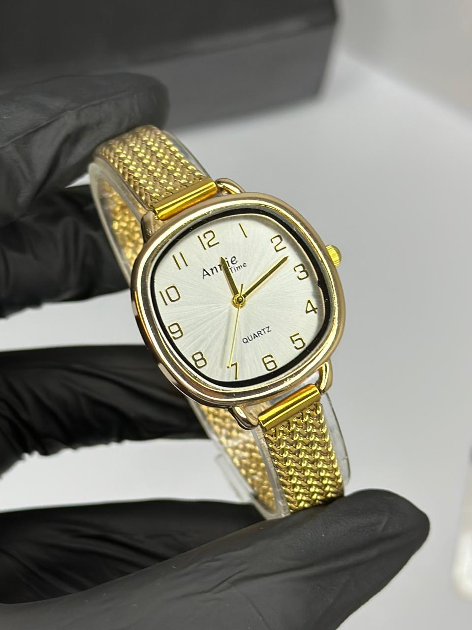 Annie Time – Oval Classic Series