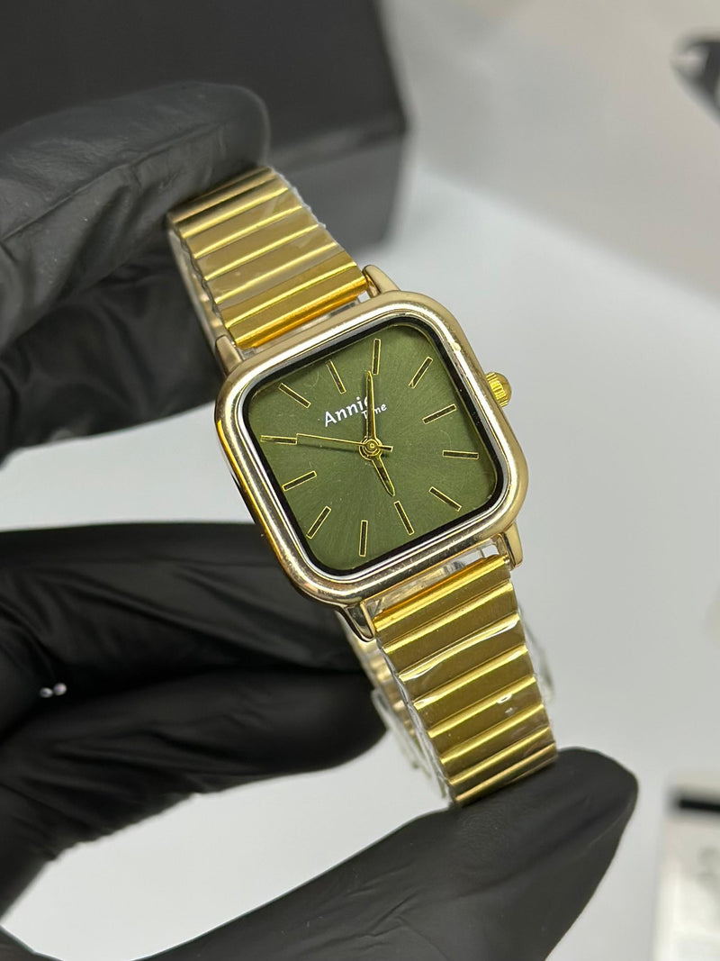 Annie Time – Square Dial