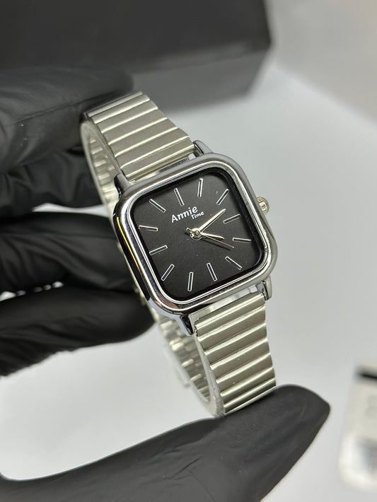 Annie Time – Square Dial